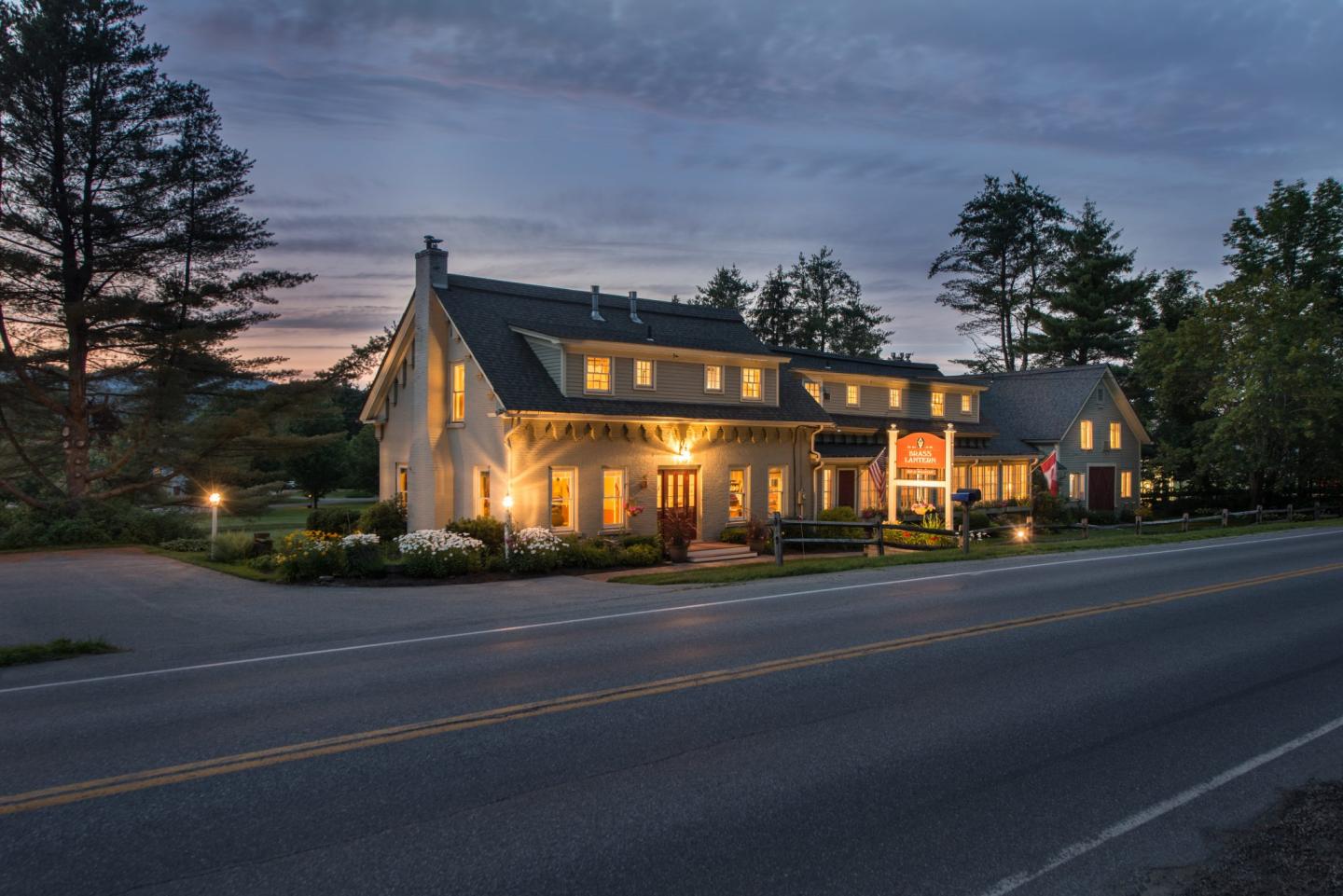 Brass Lantern Inn
